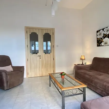 Bright And Spacious Double Room, Shared Bathroom * San Ġiljan