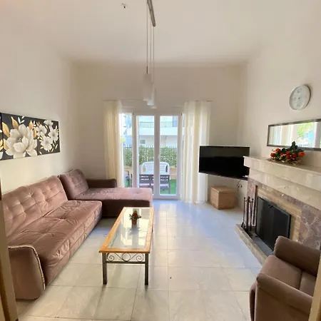 Bright And Spacious Double Room, Shared Bathroom San Ġiljan