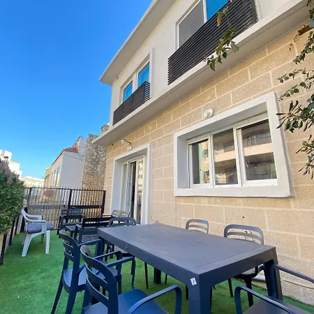Bright And Spacious Double Room, Shared Bathroom