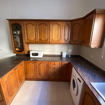 Bright And Spacious Double Room, Shared Bathroom * San Ġiljan
