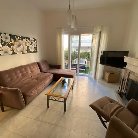 Bright And Spacious Double Room, Shared Bathroom בית אירוח